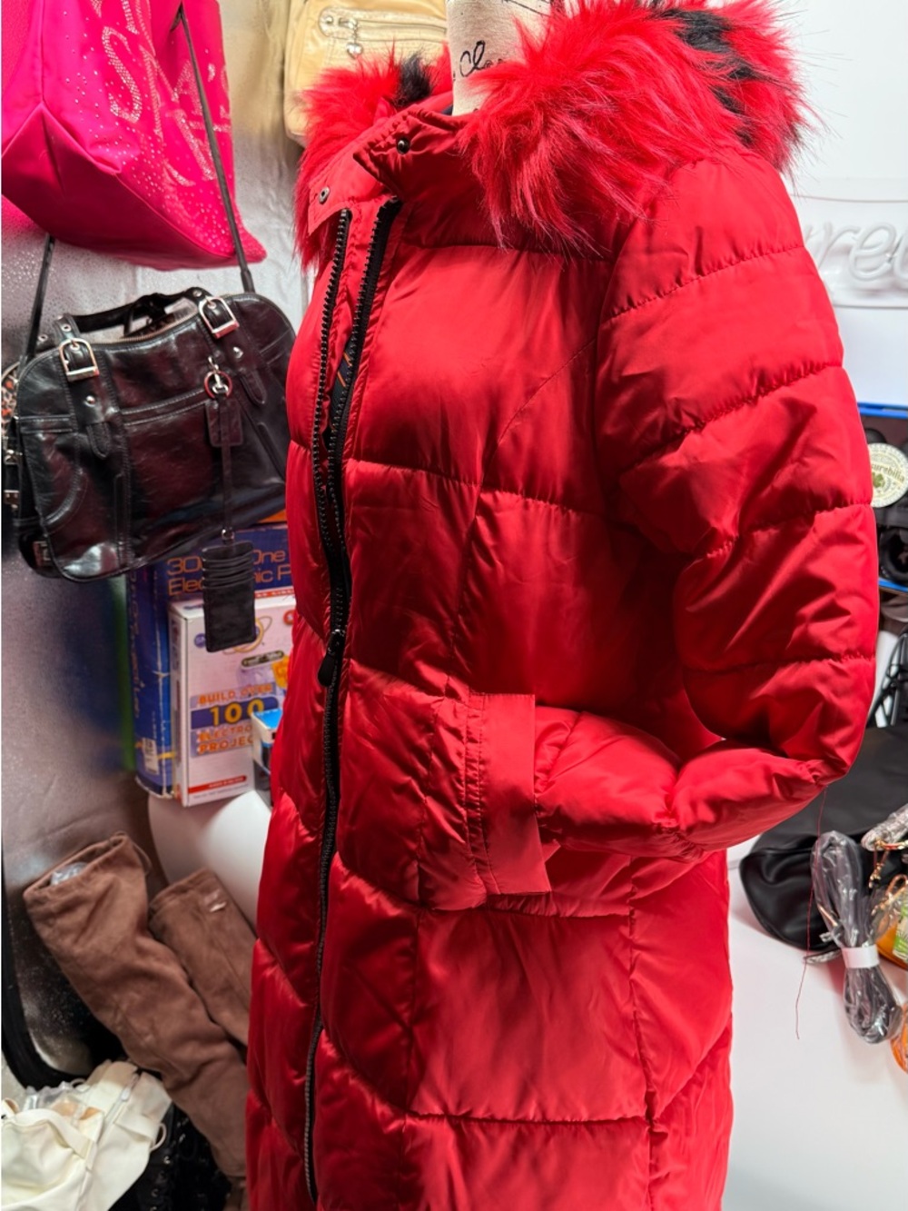Red Puffer Coat with removable Faux Fur Trim - Women Top/bottom zip with pocket - Picture 10 of 17